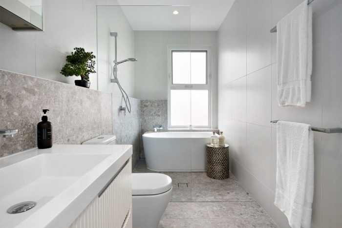 18A Fromelles Ave, Seaforth NSW 2092, Australia