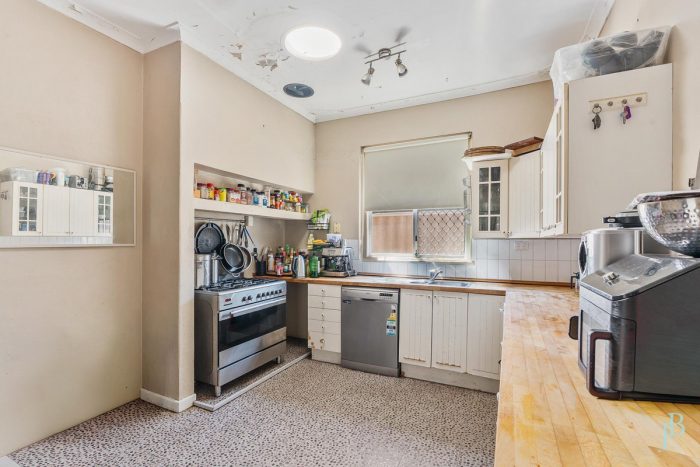 53 Keymer St, Belmont WA 6104, Australia