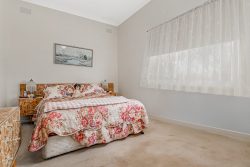 17 Somerville St, Flora Hill VIC 3550, Australia