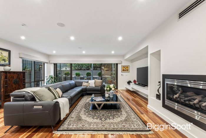 53 Dunlavin Rd, Mitcham VIC 3132, Australia