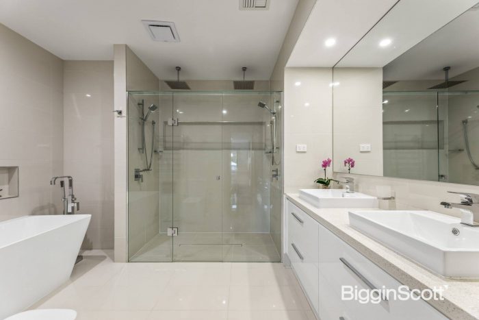 53 Dunlavin Rd, Mitcham VIC 3132, Australia