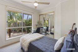 6 Oatlands Pl, Banora Point NSW 2486, Australia