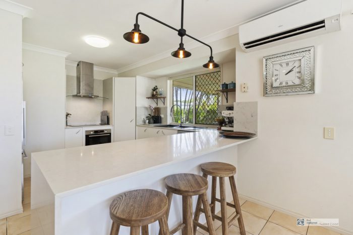 6 Oatlands Pl, Banora Point NSW 2486, Australia