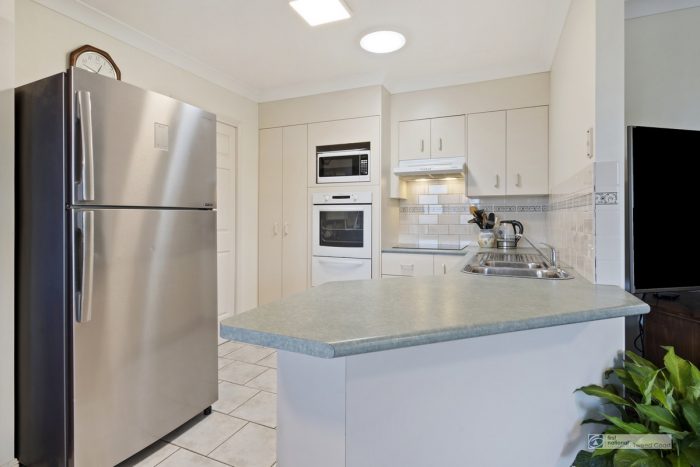Unit 1/2 Lovat Brae Ct, Banora Point NSW 2486, Australia