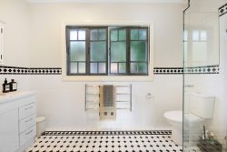 1395 Tallebudgera Creek Rd, Tallebudgera Valley QLD 4228, Australia