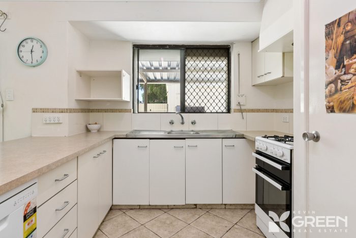 4 Tankerton Way, Coodanup WA 6210, Australia