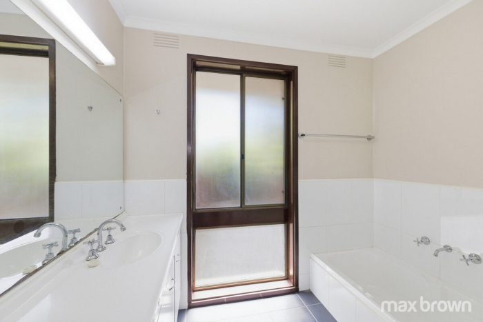 7 Summerhill Rd, Montrose VIC 3765, Australia