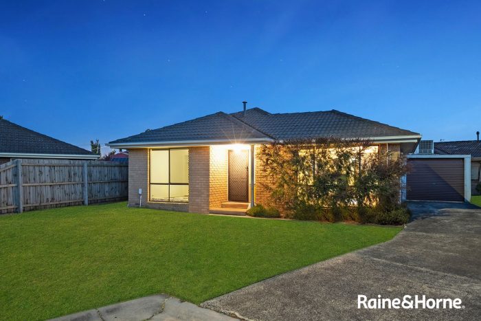Unit 1/12 Bundjil Ct, Cranbourne VIC 3977, Australia