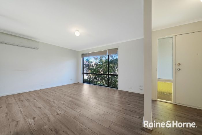 Unit 1/12 Bundjil Ct, Cranbourne VIC 3977, Australia