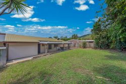 24 Tropic Rd, Cannonvale QLD 4802, Australia