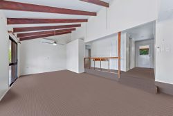 24 Tropic Rd, Cannonvale QLD 4802, Australia