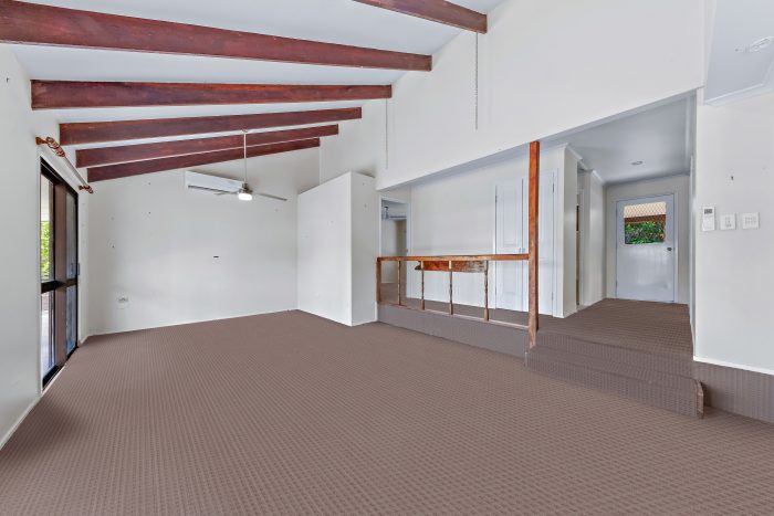 24 Tropic Rd, Cannonvale QLD 4802, Australia