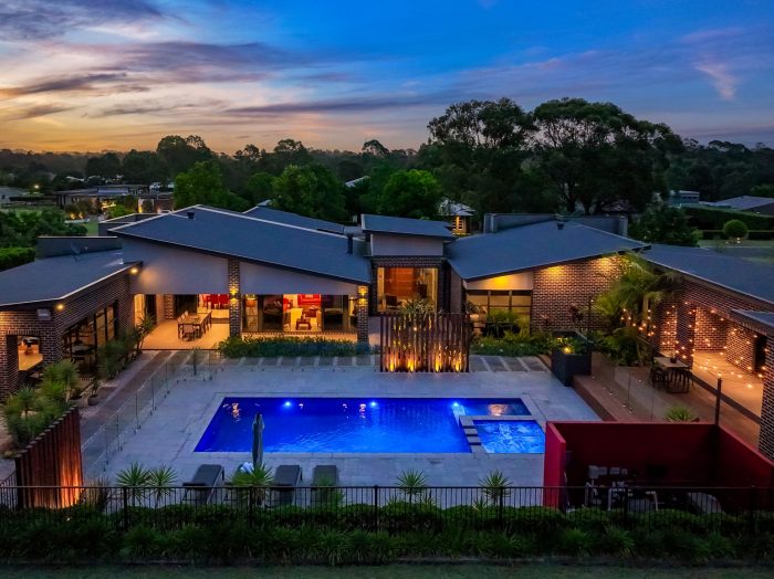 21 Twin Creeks Dr, Luddenham NSW 2745, Australia