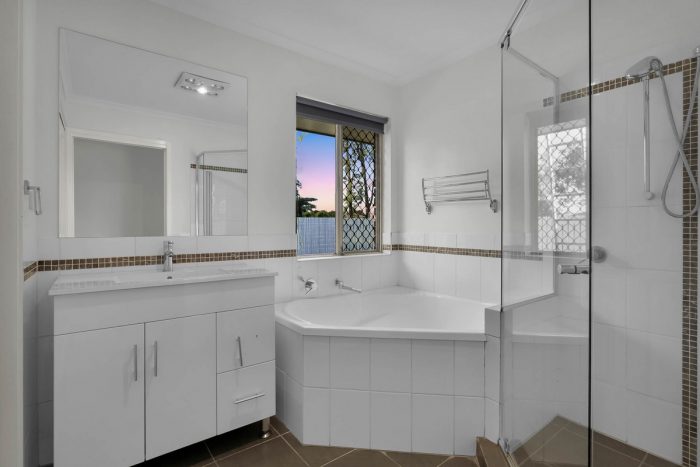 4 Duncan St, Redbank Plains QLD 4301, Australia