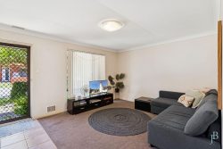 Unit 5/32 Victoria St, Redcliffe WA 6104, Australia