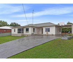 12 Westacott St, Hamilton VIC 3300, Australia