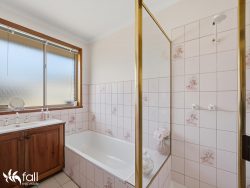 Unit 2/2 Whitbread Ct, Glenorchy TAS 7010, Australia
