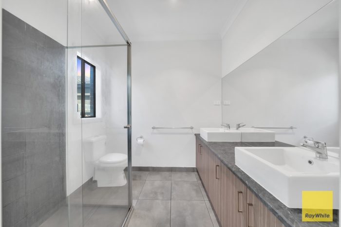 8 Willowleaf St, Tarneit VIC 3029, Australia