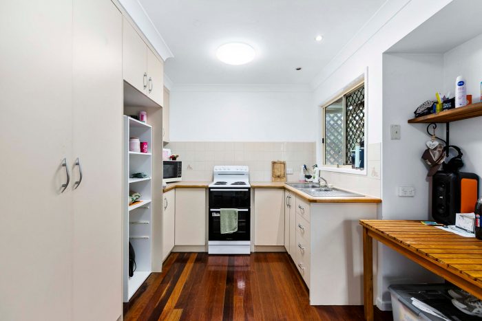 24 Wuruma St, Scarness QLD 4655, Australia