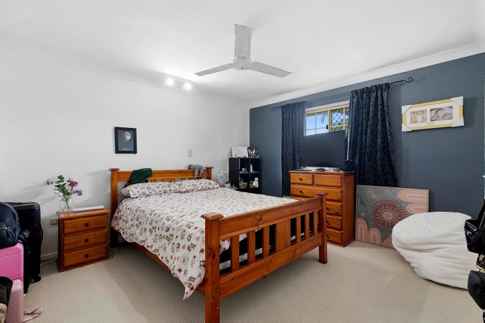 24 Wuruma St, Scarness QLD 4655, Australia