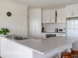9A Yolla St, Rose Bay TAS 7015, Australia