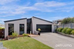 17 Abate Pl, Midway Point TAS 7171, Australia