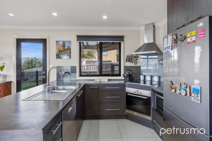 17 Abate Pl, Midway Point TAS 7171, Australia