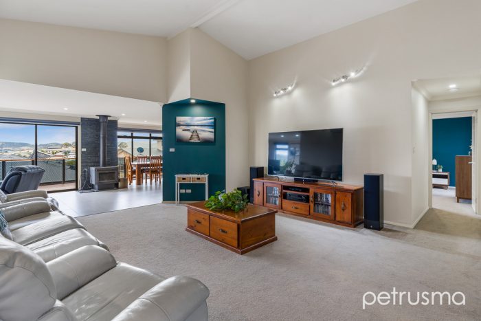 17 Abate Pl, Midway Point TAS 7171, Australia