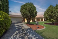 14 Acacia Dr, Jerrabomberra NSW 2619, Australia