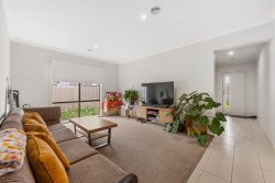5 Anneke Way, Winter Valley VIC 3358, Australia
