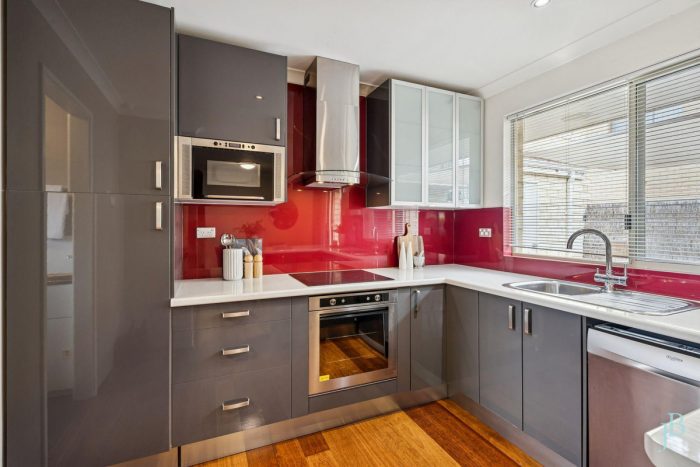 Unit 2/169 Canning Hwy, South Perth WA 6151, Australia