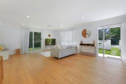 174 The Round Dr, Avoca Beach NSW 2251, Australia