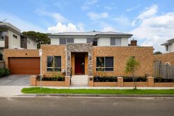 15B Ti-Tree Grove E, Parkdale VIC 3195, Australia