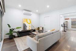 15B Ti-Tree Grove E, Parkdale VIC 3195, Australia