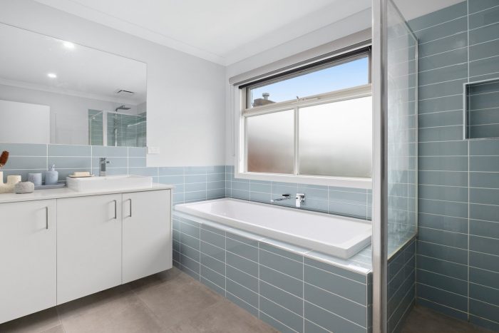 15B Ti-Tree Grove E, Parkdale VIC 3195, Australia