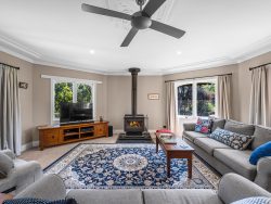 252-264 Ballarat Rd, Hamilton VIC 3300, Australia