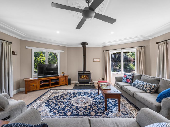 252-264 Ballarat Rd, Hamilton VIC 3300, Australia
