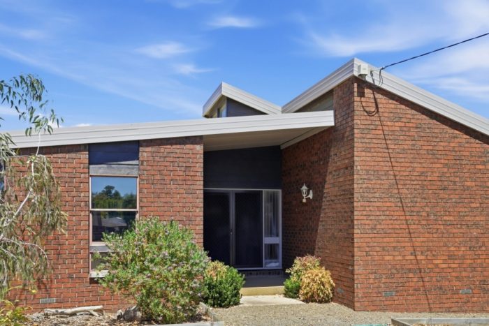 60 Ballarat Rd, Hamilton VIC 3300, Australia
