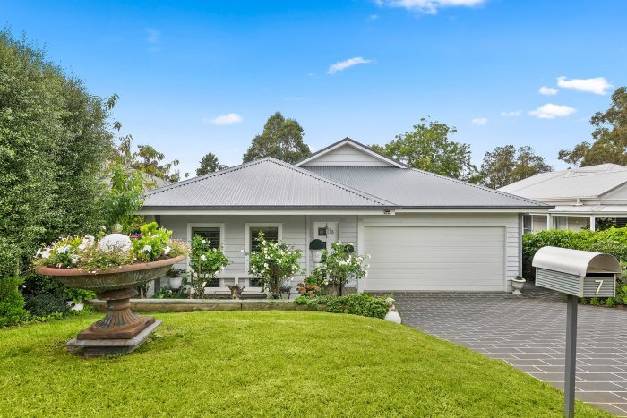 7 Barton Cl, Mittagong NSW 2575, Australia