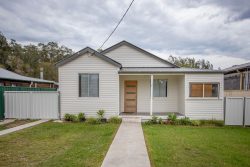 7 Beeton Parade, Taree NSW 2430, Australia