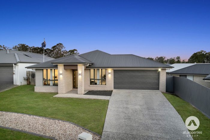 4 Bruce St, Gleneagle QLD 4285, Australia