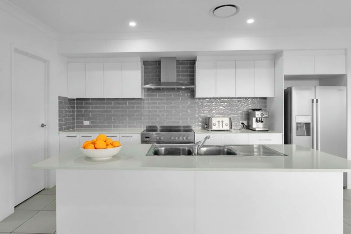 4 Bruce St, Gleneagle QLD 4285, Australia