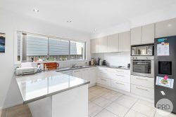 2/42 Campbell Ave, Anna Bay NSW 2316, Australia