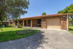 2 Cedar Cl, Taree NSW 2430, Australia