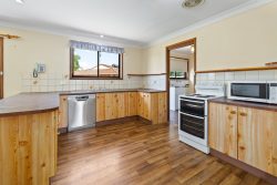 2 Cedar Cl, Taree NSW 2430, Australia