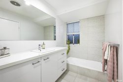 2 Chisholm Cir, Seville Grove WA 6112, Australia