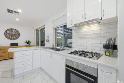 2 Chisholm Cir, Seville Grove WA 6112, Australia