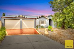 10 Cityview Cres, Tarneit VIC 3029, Australia