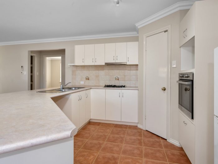 25 Cotter St N, Hannans WA 6430, Australia