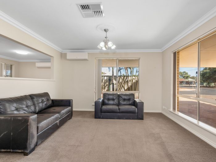 25 Cotter St N, Hannans WA 6430, Australia